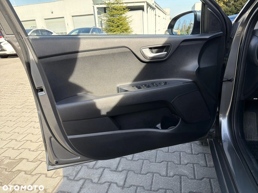 Kia Stonic 1.2 M - 10