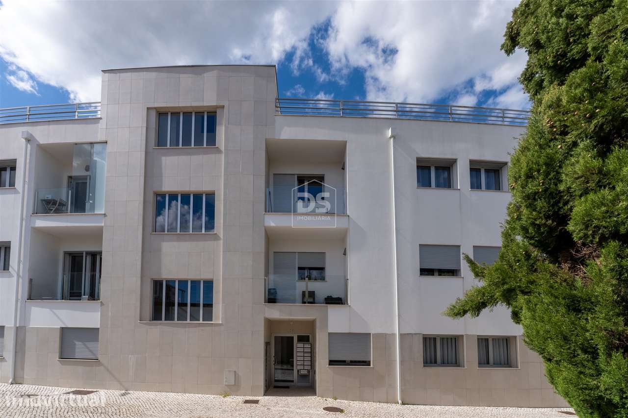 Moderno apartamento T2 no centro da Batalha - Leiria - Grande imagem: 2/31