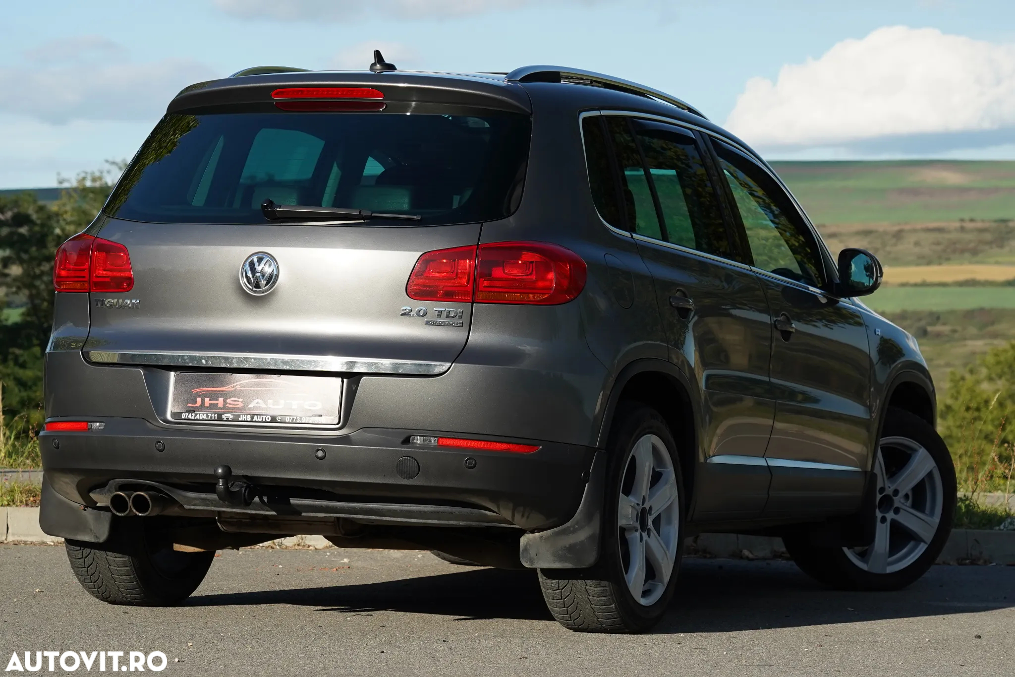 Volkswagen Tiguan 2.0 TDI DPF 4Motion BlueMotion Technology DSG Exclusive - 4