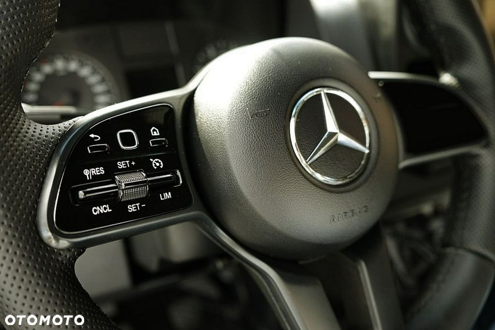 Mercedes-Benz Sprinter - 22