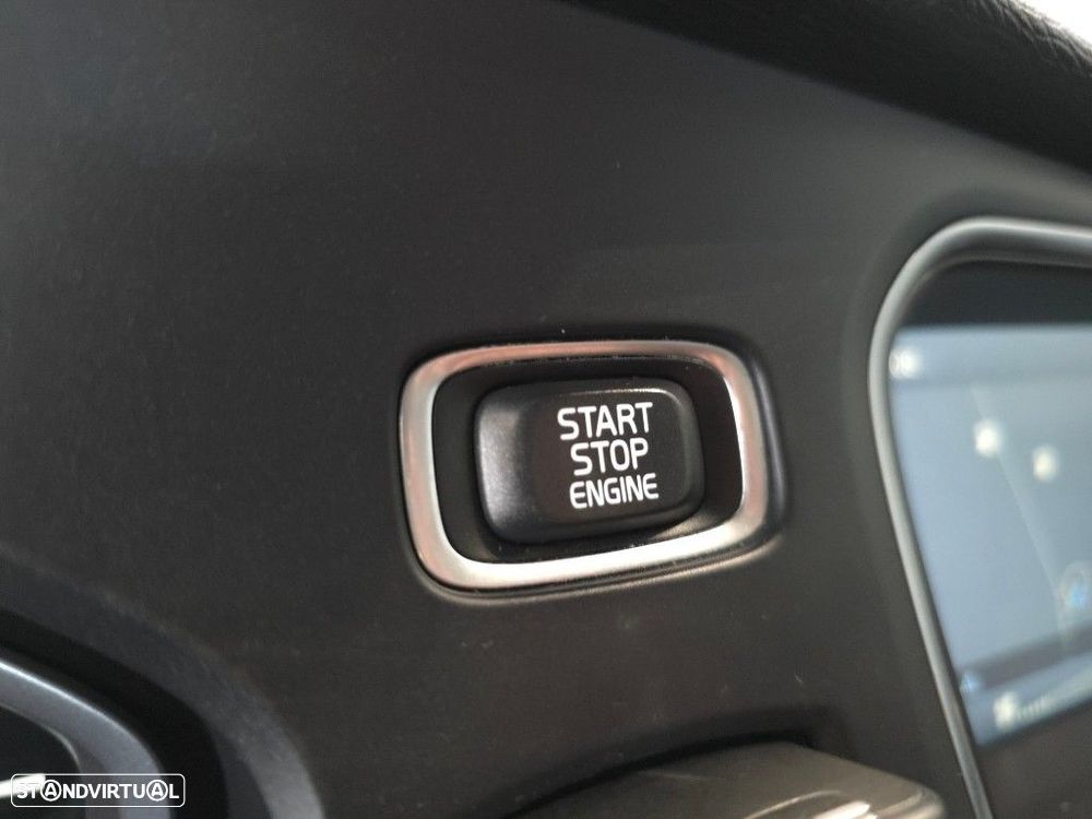 Volvo V40 1.6 D2 Momentum - 30