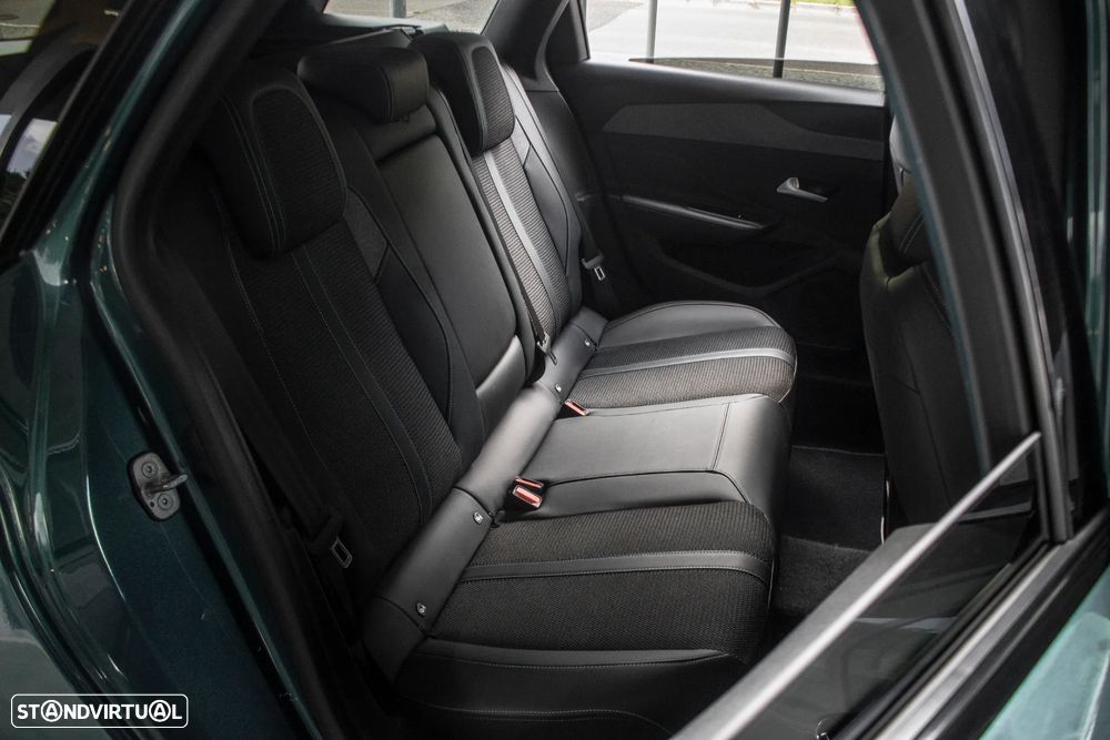 Peugeot 308 SW BlueHDi 130 EAT8 Allure - 29