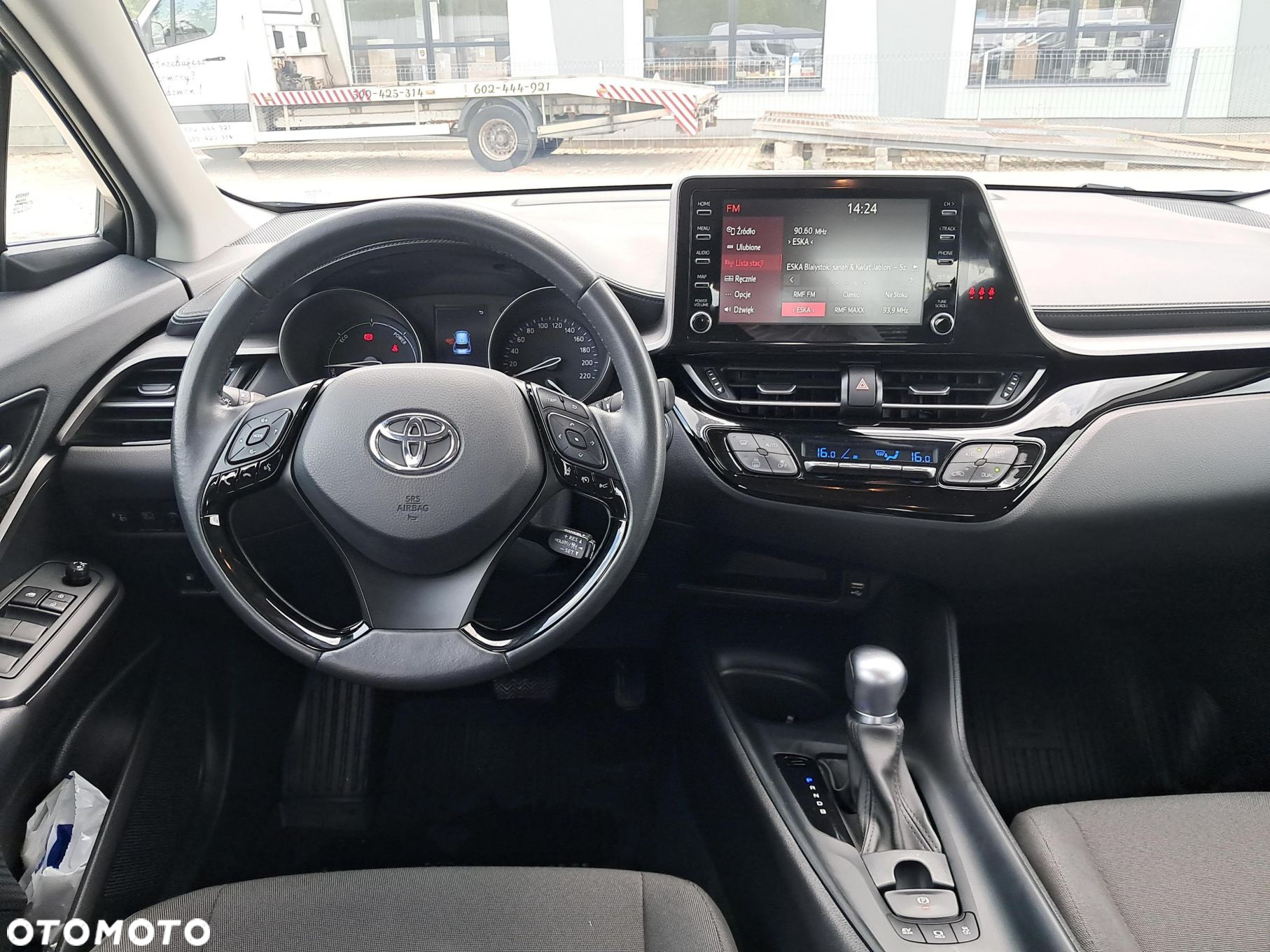 Toyota C-HR - 11