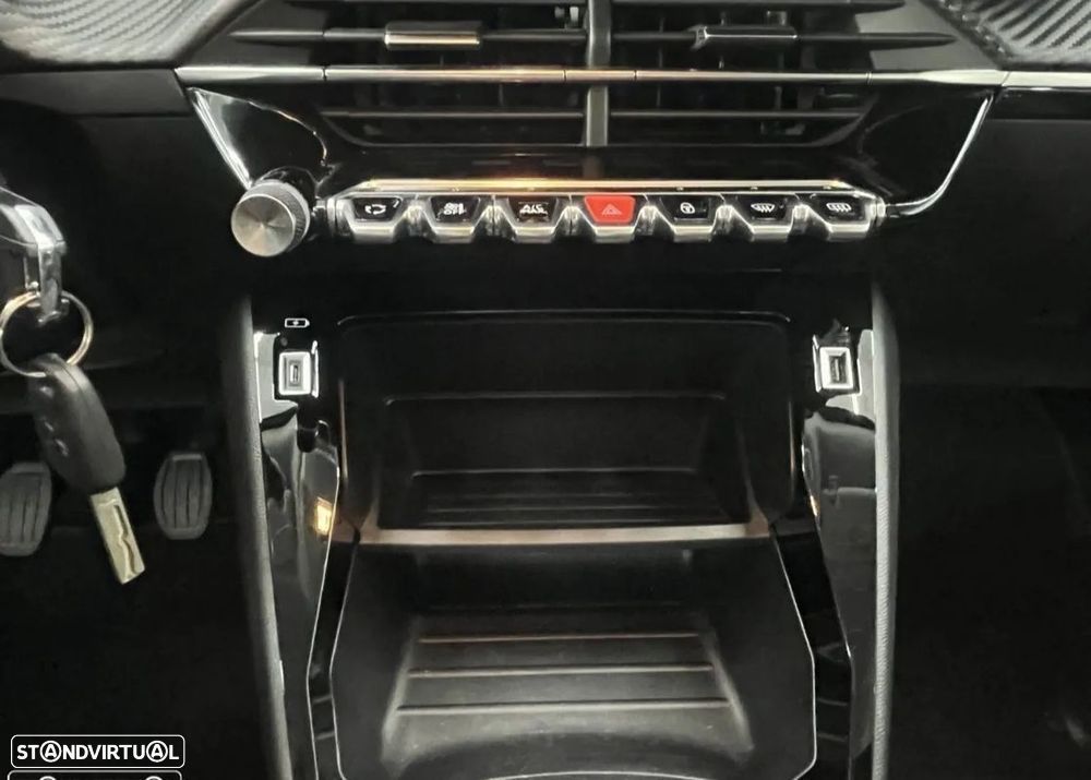 Peugeot 2008 1.2 PureTech Active - 17