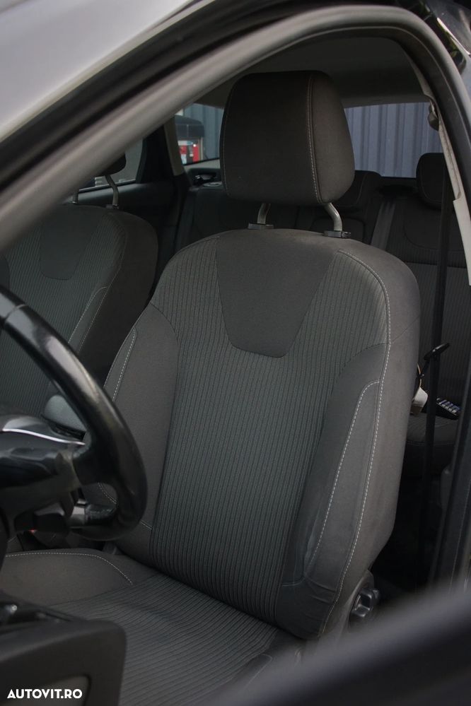 Ford Focus 1.6 TDCI DPF Trend - 18