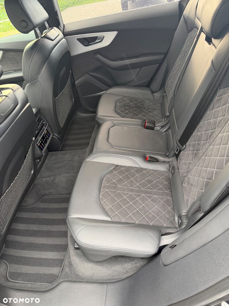 Audi SQ8 - 11