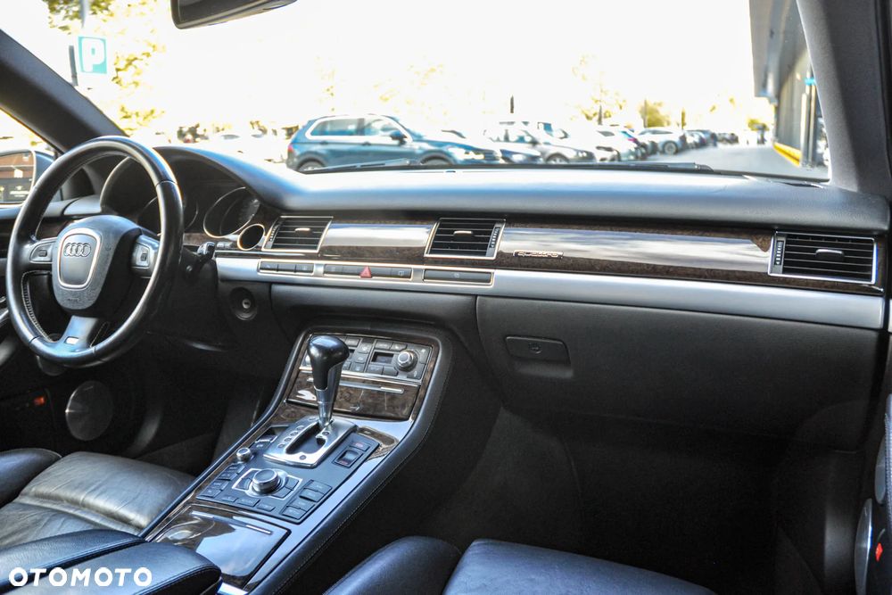 Audi S8 - 11