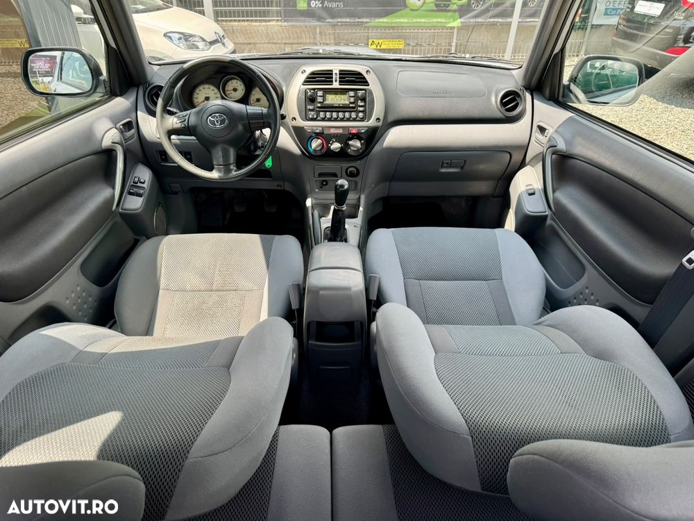 Toyota RAV4 D-4D 4x4 Edition - 12