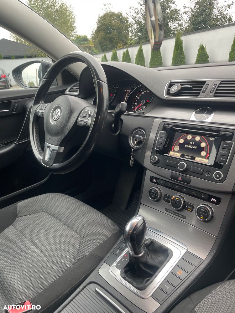 Volkswagen Passat Variant 2.0 TDI BlueMotion Technology DSG Highline - 6