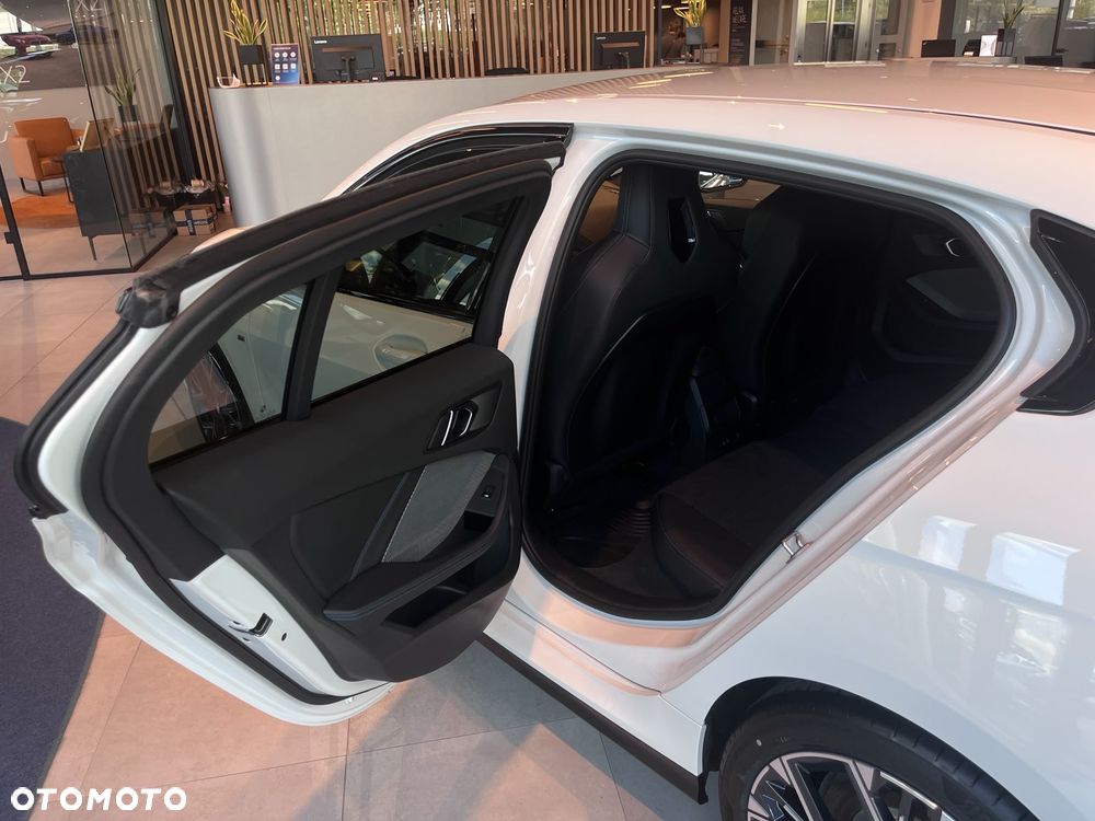BMW Seria 1 - 23
