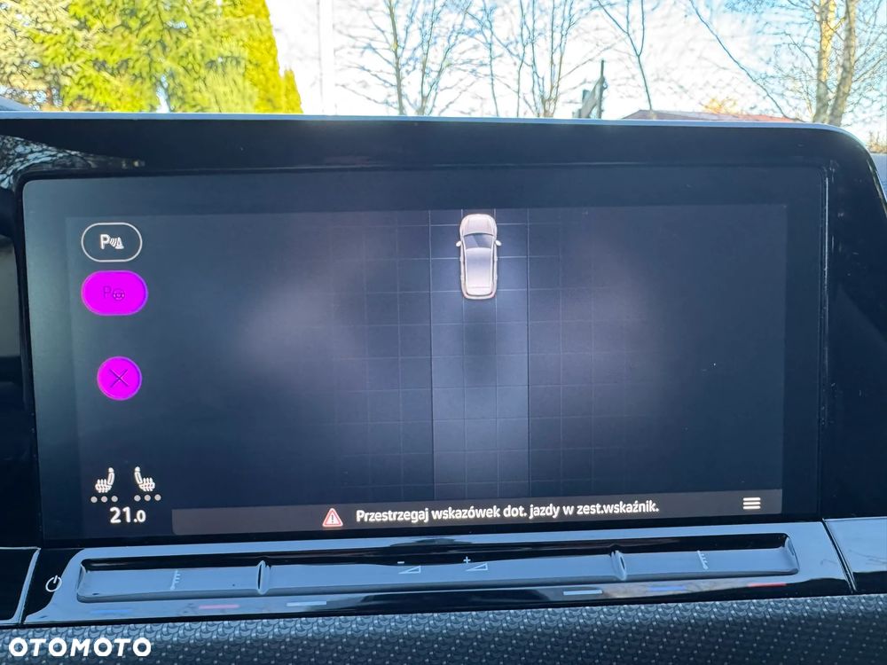 Volkswagen Golf 1.5 eTSI OPF DSG R-Line - 24