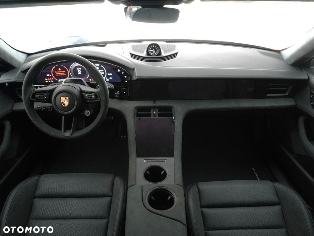 Porsche Taycan 105kWh GTS - 34