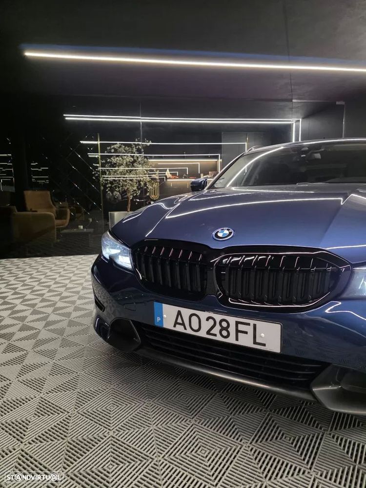BMW 320 e Line Sport Auto foto 2