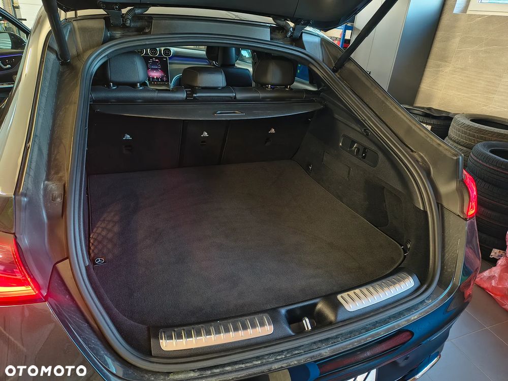 Mercedes-Benz GLC 300 4Matic 9G-TRONIC AMG Line Plus - 37