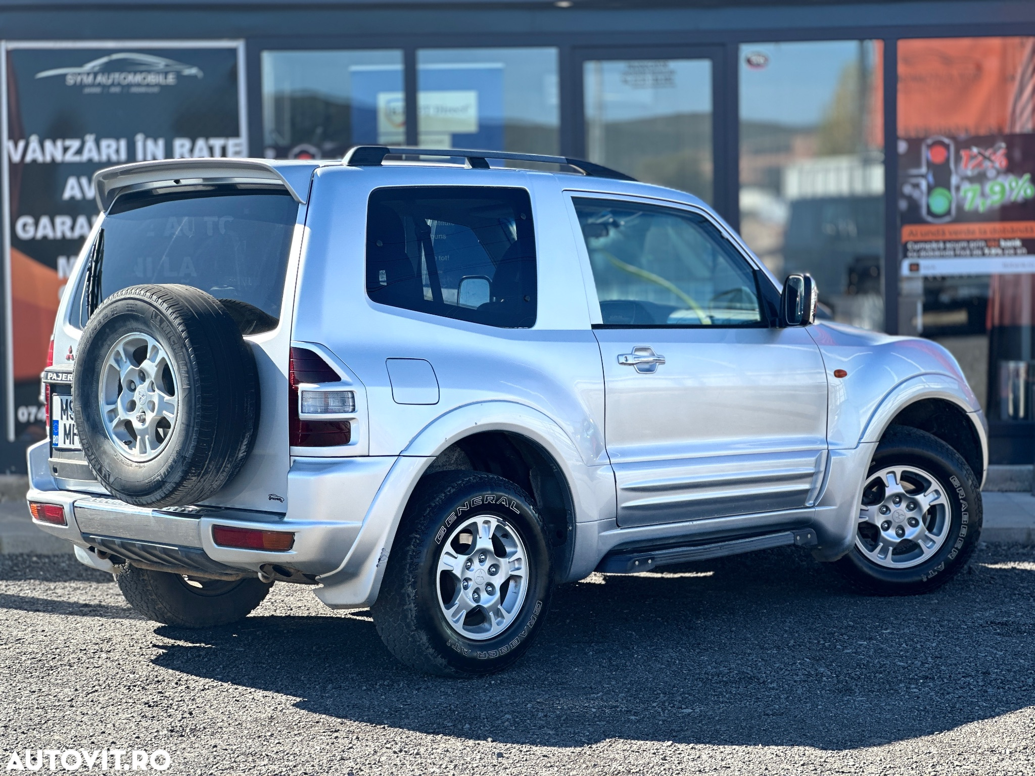 Mitsubishi Pajero SWB 3.2 DI-D GLS M/T, Piele - 3