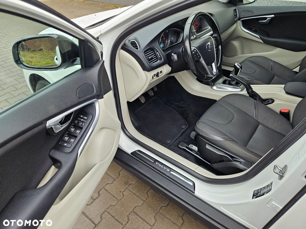 Volvo V40 Cross Country D2 - 25