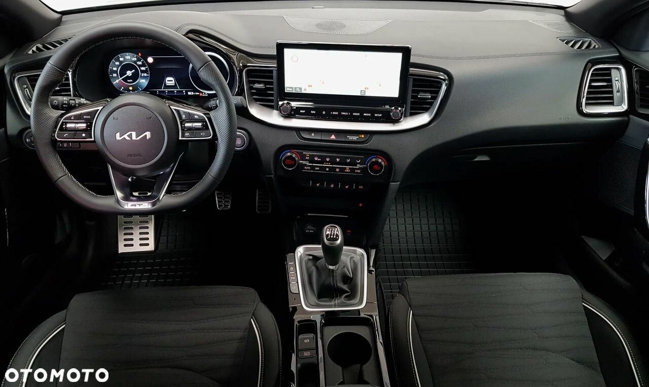 Kia ProCeed - 16