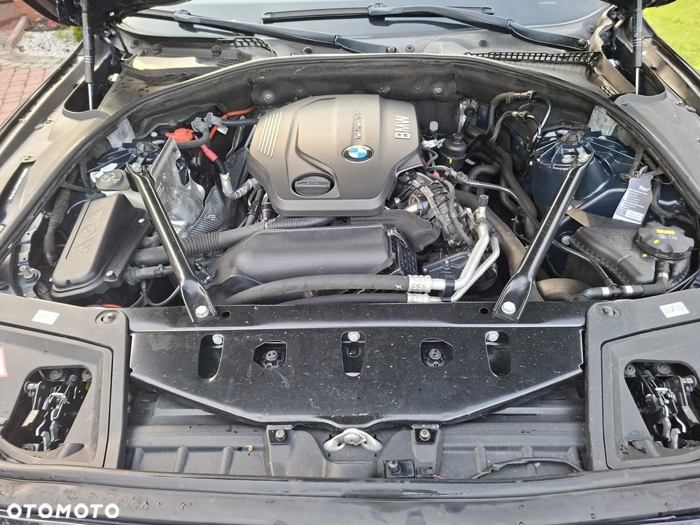 BMW Seria 5 520d Luxury Line - 11