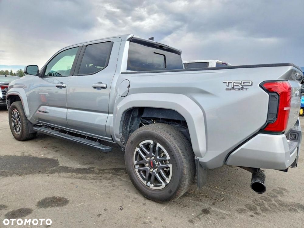 Toyota Tacoma - 2