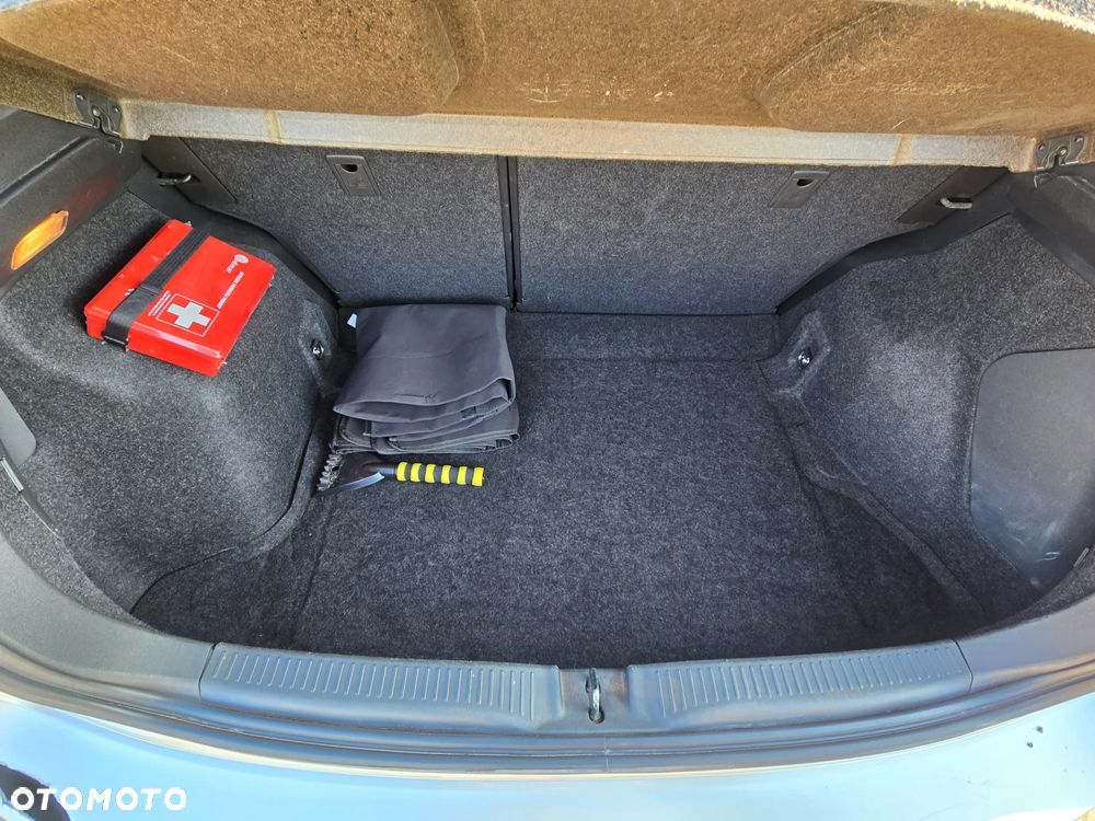 Toyota Auris 2.0 D-4D 2010 - 16