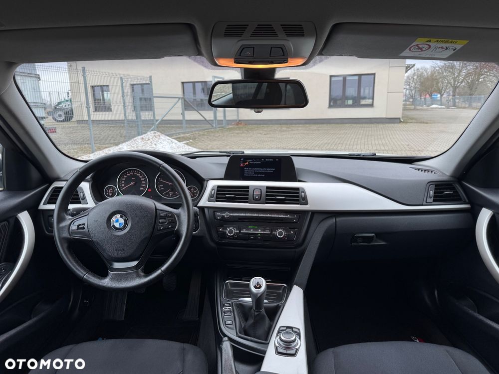 BMW Seria 3 318d DPF - 17