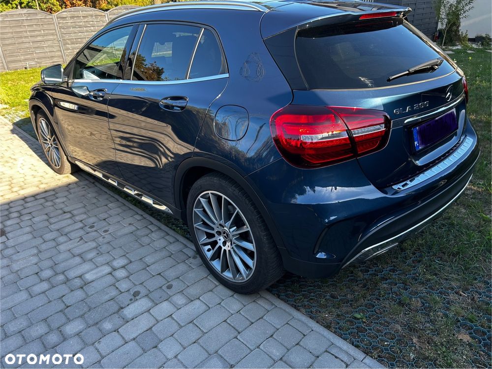 Mercedes-Benz GLA 200 7G-DCT AMG Line - 5
