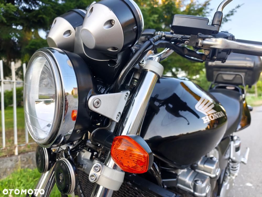 Honda CB - 16