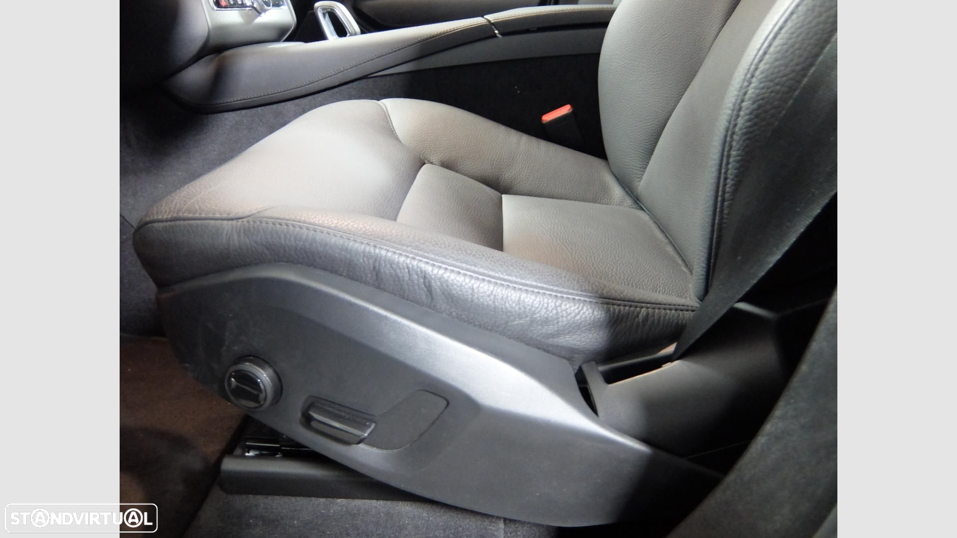 Volvo XC 90 2.0 T8 PHEV Core AWD - 20
