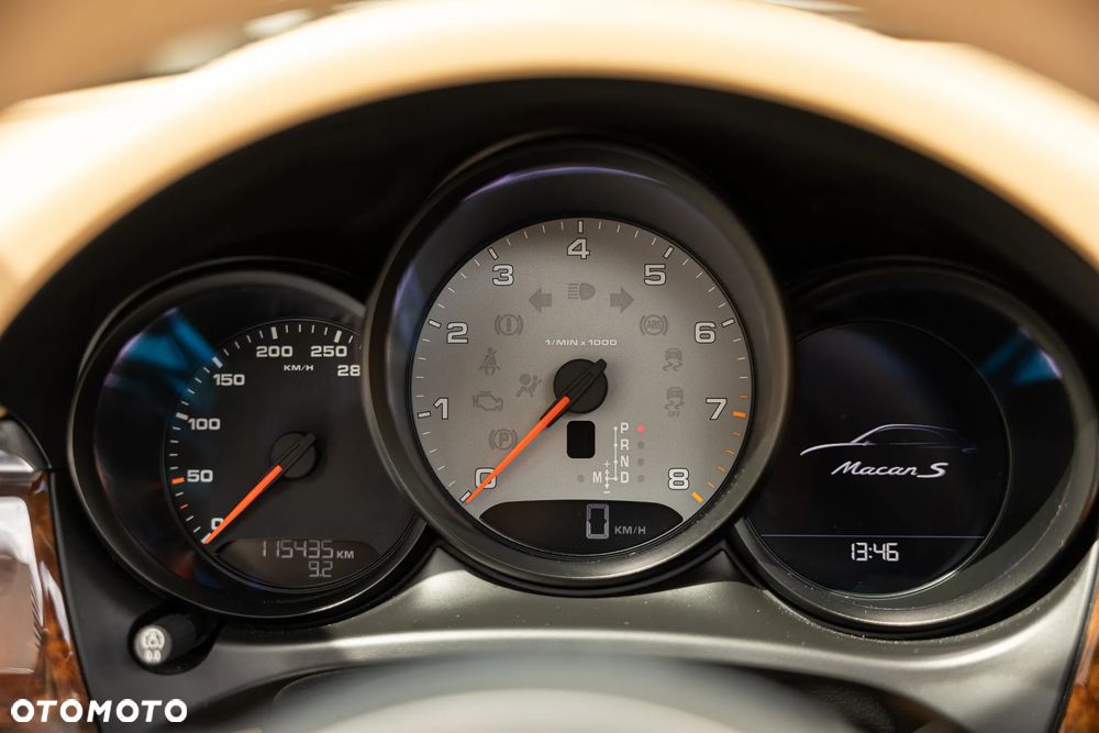 Porsche Macan - 32