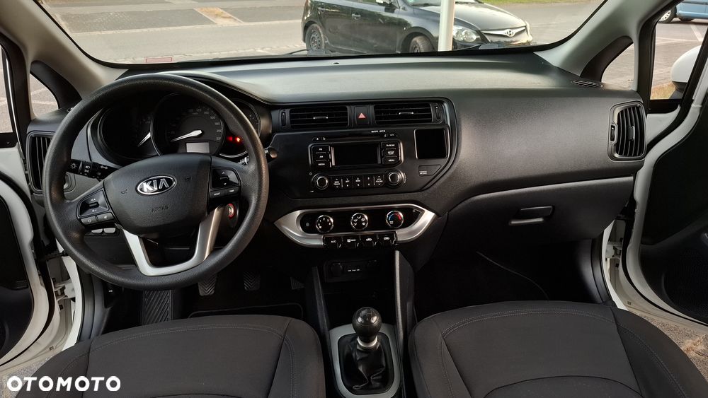 Kia Rio - 14