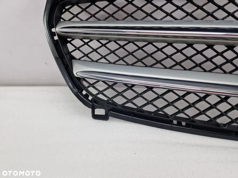 MERCEDES W176 A-KLASSA 12- CHROM / ATRAPA / GRILL PRZEDNI PRZÓD , NR A1768880260 , NR AUKCJI GL264 - 3