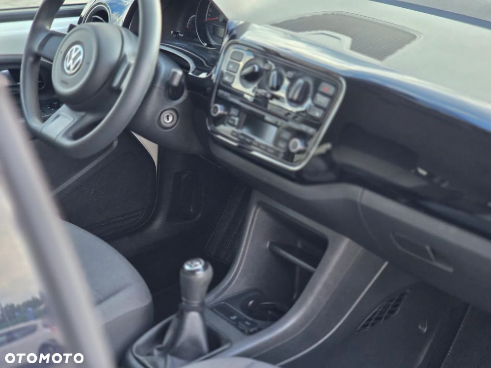 Volkswagen up! move - 17