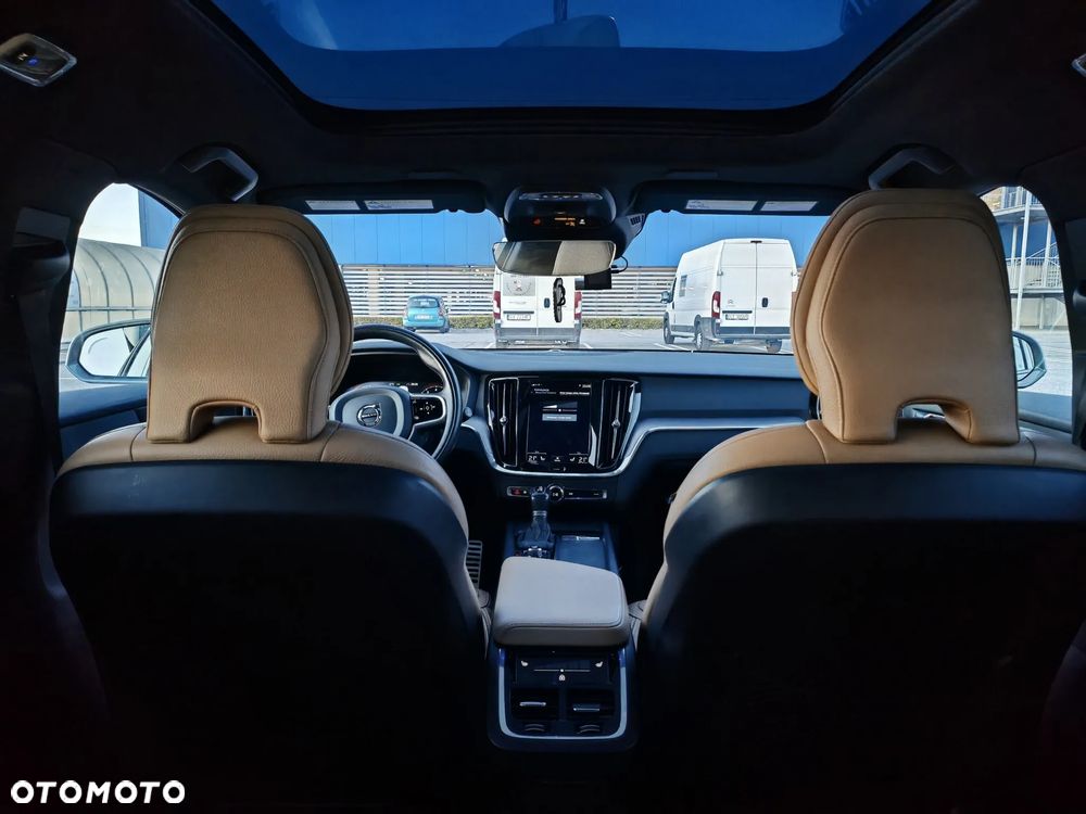 Volvo V60 Cross Country T5 AWD Geartronic Pro - 25