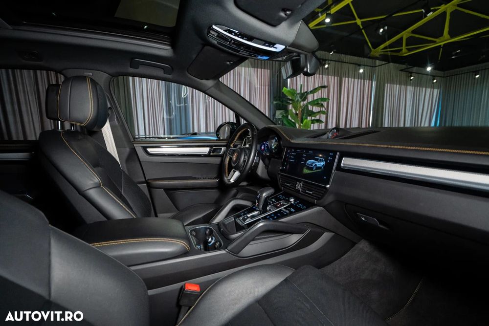 Porsche Cayenne - 31