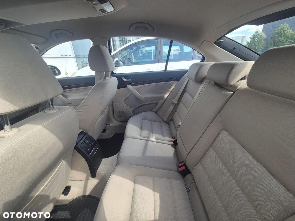 Skoda Octavia 2.0 TDI Elegance DSG - 11