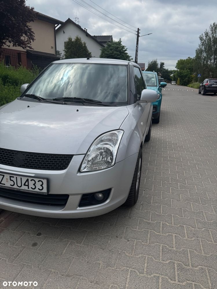 Suzuki Swift 1.3 Club - 3