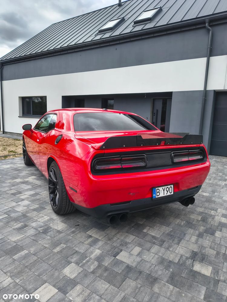 Dodge Challenger - 7