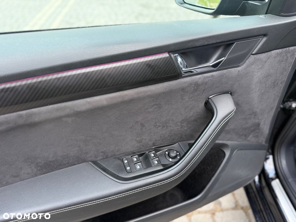 Skoda Superb 2.0 TDI Sportline DSG - 31