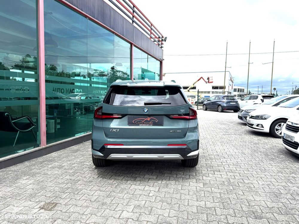 BMW iX1 xDrive30 - 4