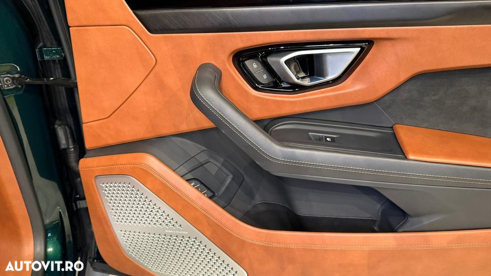 Lamborghini URUS - 31