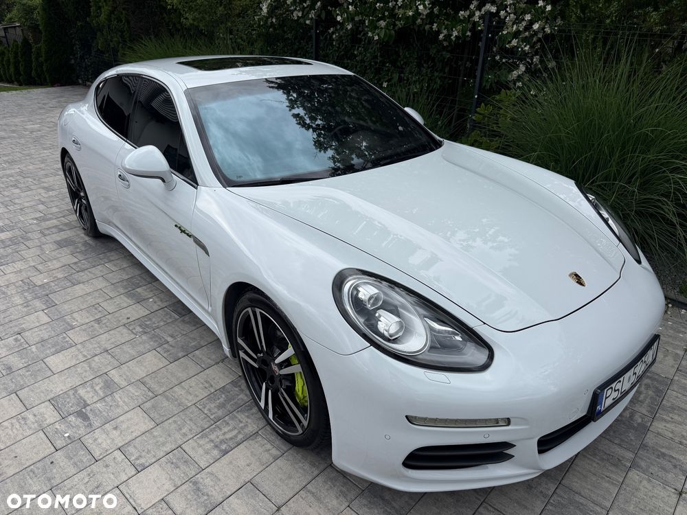 Porsche Panamera - 33
