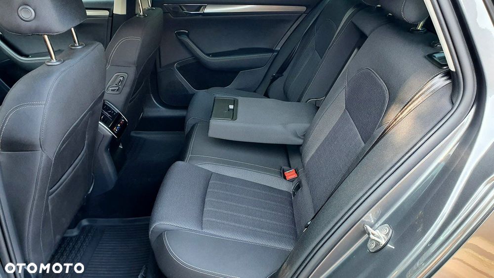 Skoda Superb 2.0 TDI SCR Style DSG - 20