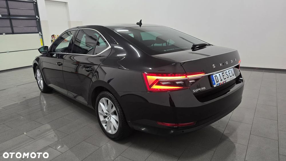Skoda Superb 2.0 TDI SCR 4x4 Sportline DSG - 4