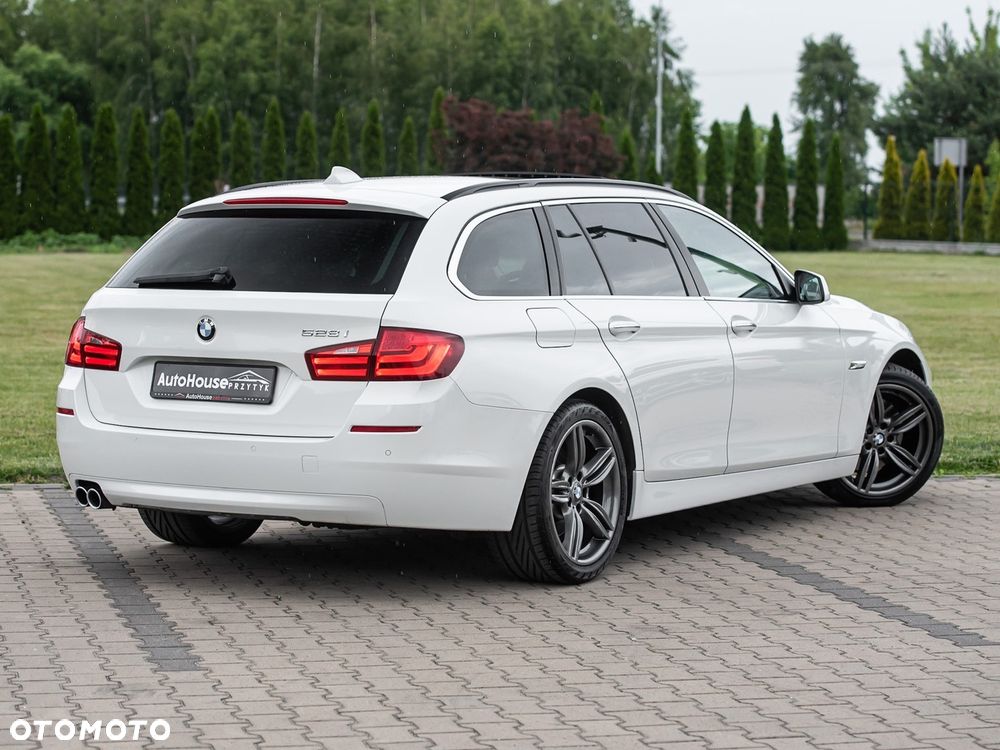 BMW Seria 5 528i Sport-Aut - 13