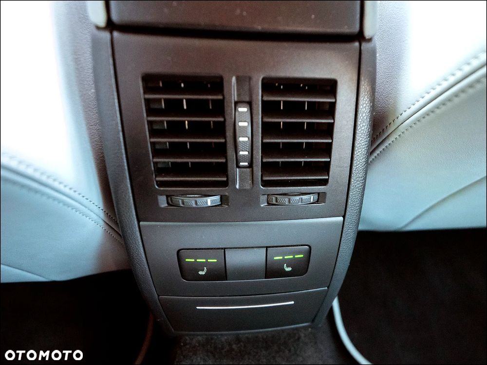 Skoda Octavia 2.0 TDI DPF Laurin & Klement - 35