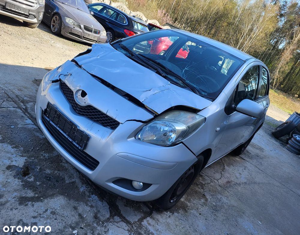 Toyota Yaris 1.0 VVT-i Cool Edition - 2