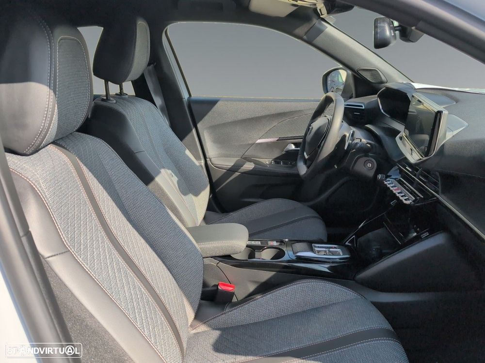 Peugeot 2008 1.2 Hybrid Allure e-DCS6 - 16