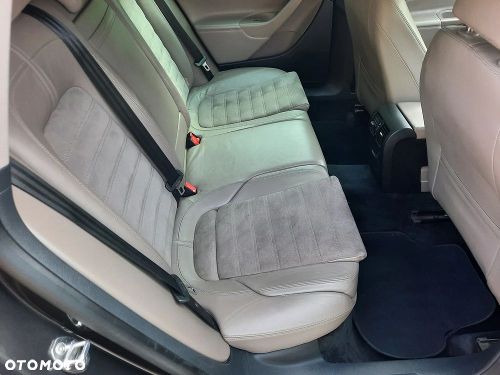 Volkswagen Passat 2.0 TDI DPF Highline - 18