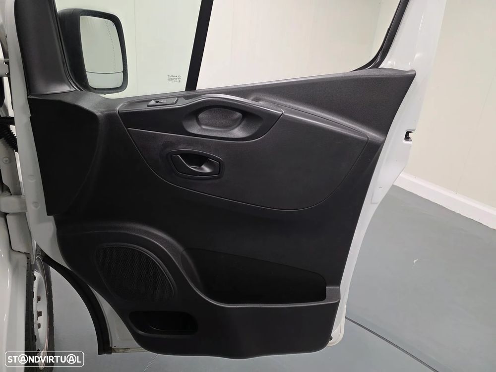 Renault TRAFIC 2.0 DCI 120CV IVA DEDUTIVEL - 41