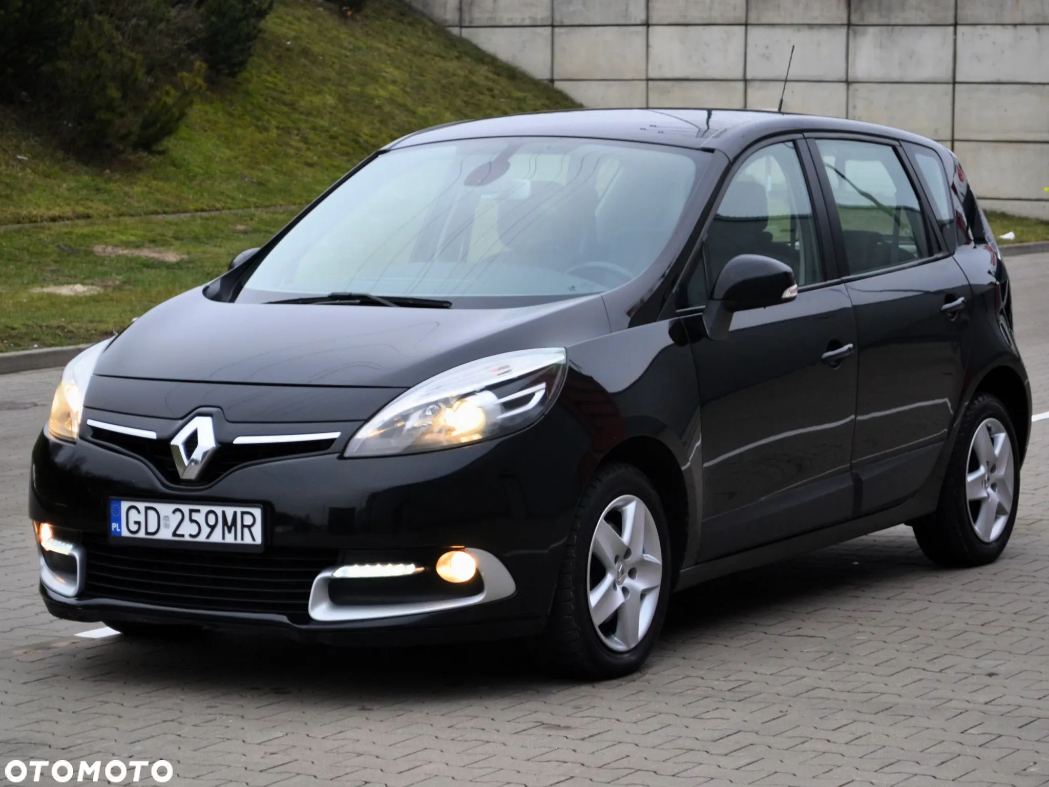 Renault Scenic 1.5 dCi Limited - 1